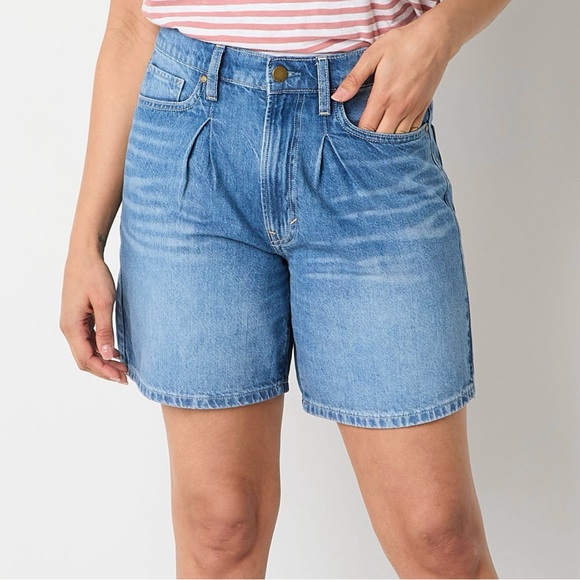 a.n.a Highest Rise Pleated Denim Short - Picture 1 of 7